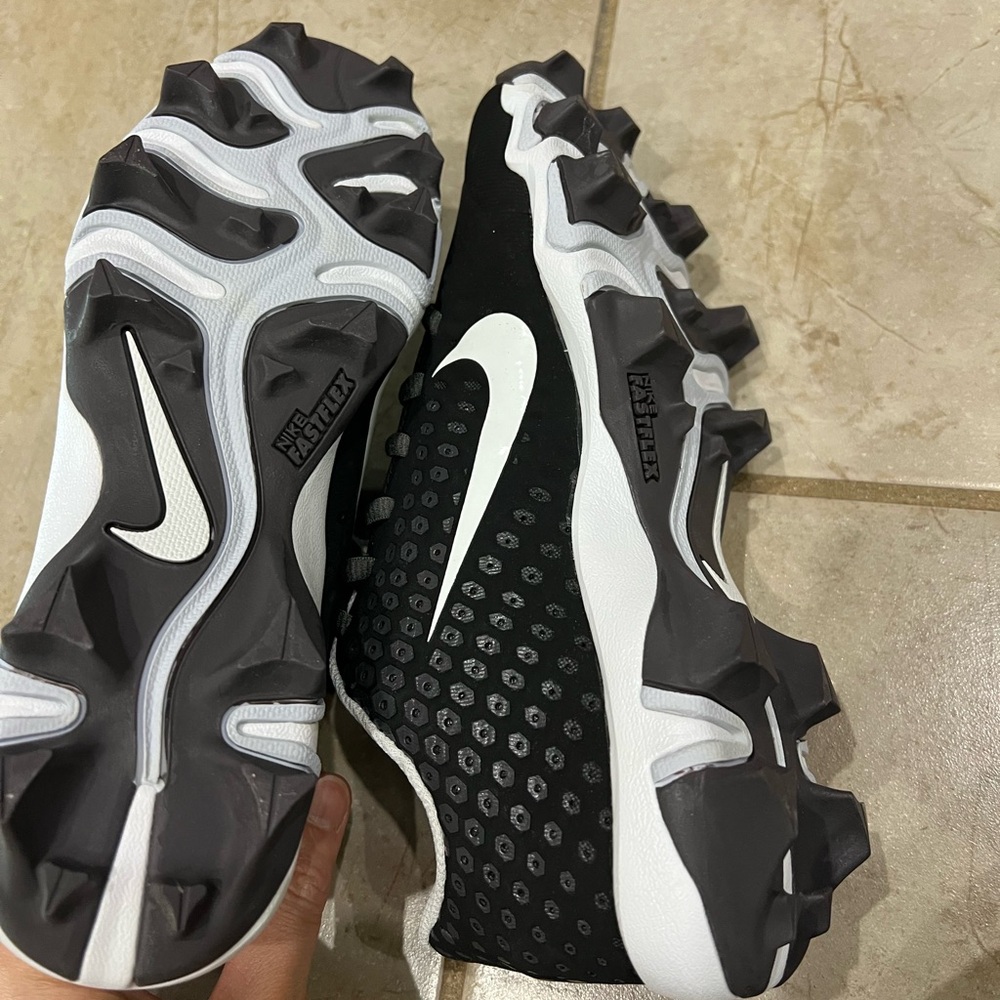 Nike football cleats New without tag, size 5Y, boys, no box